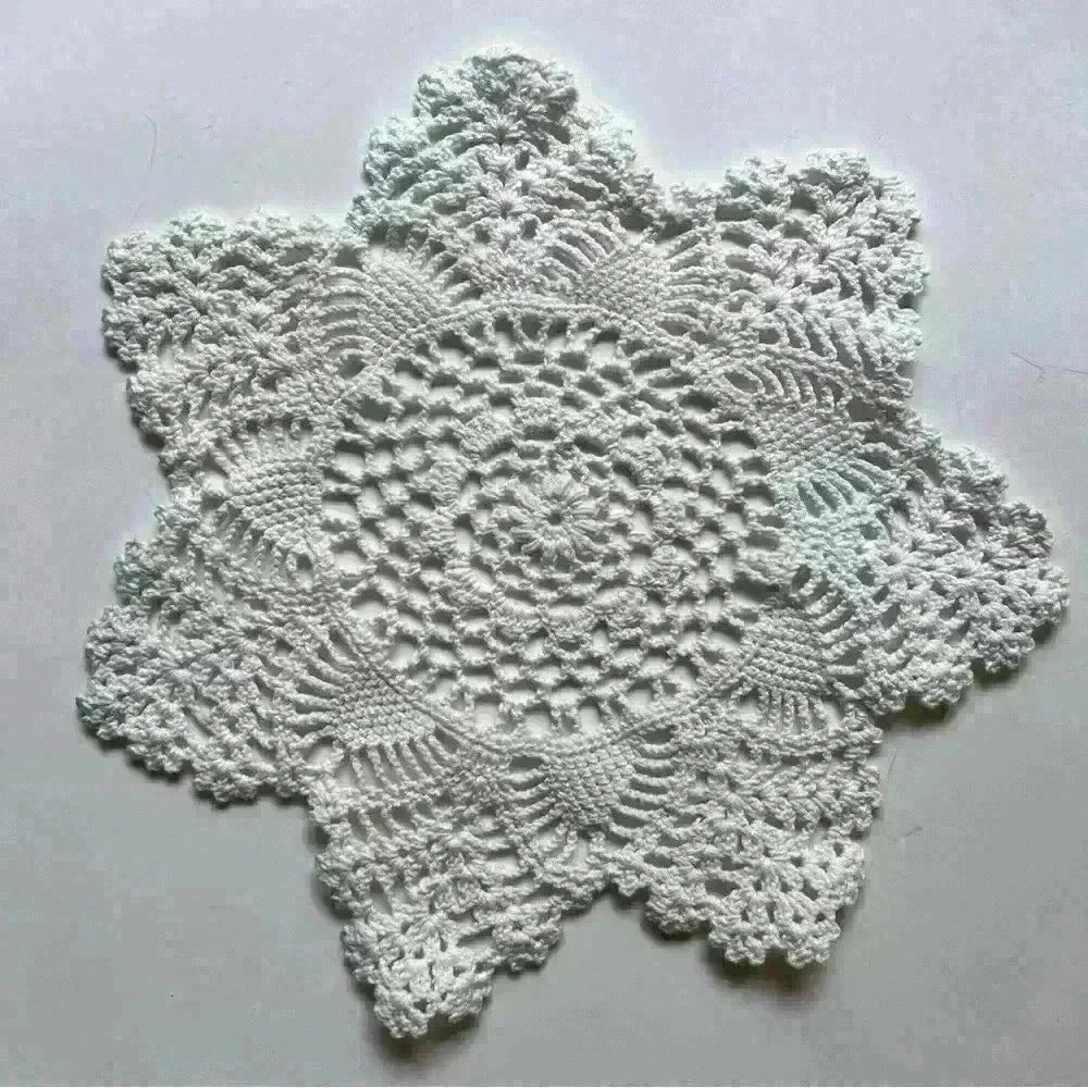 Lovely Vintage Hand Crocheted In Austria Floral Linen Tablecloth Set 13x13”